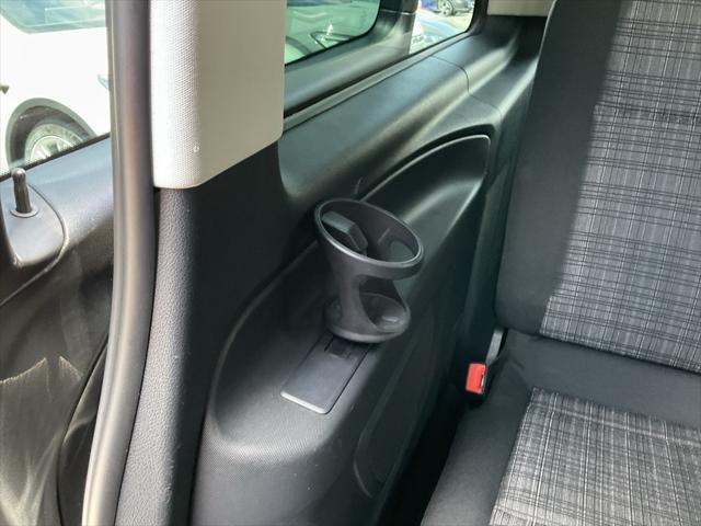 Photo of 2016 Obsidian Black Metallic Mercedes-Benz Metris