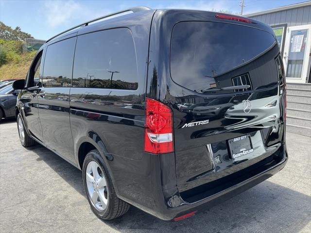 Photo of 2016 Obsidian Black Metallic Mercedes-Benz Metris