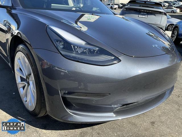 Photo of 2022 Midnight Silver Metallic Tesla Model 3