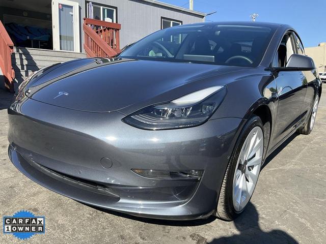 Photo of 2022 Midnight Silver Metallic Tesla Model 3