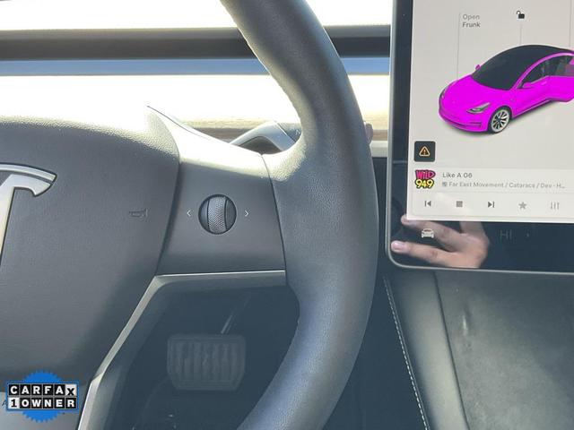 Photo of 2022 Midnight Silver Metallic Tesla Model 3