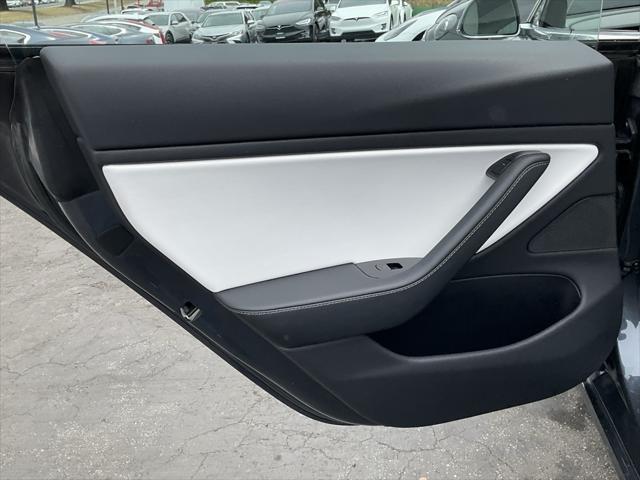 Photo of 2019 Midnight Silver Metallic Tesla Model 3