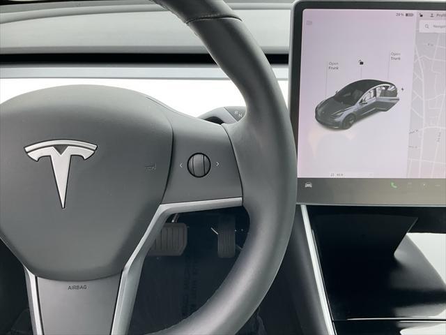 Photo of 2019 Midnight Silver Metallic Tesla Model 3