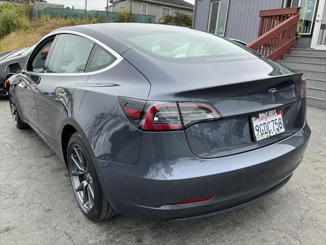 Photo of 2019 Midnight Silver Metallic Tesla Model 3