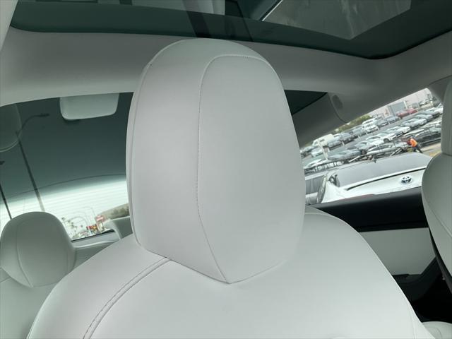 Photo of 2019 Midnight Silver Metallic Tesla Model 3