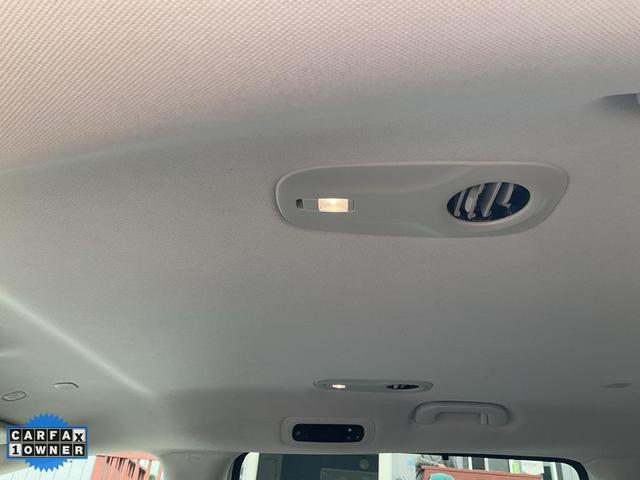 Photo of 2021 Bright White Clearcoat Chrysler Pacifica Hybrid