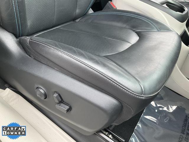 Photo of 2021 Bright White Clearcoat Chrysler Pacifica Hybrid