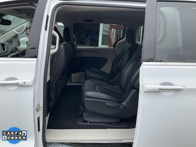 Photo of 2021 Bright White Clearcoat Chrysler Pacifica Hybrid