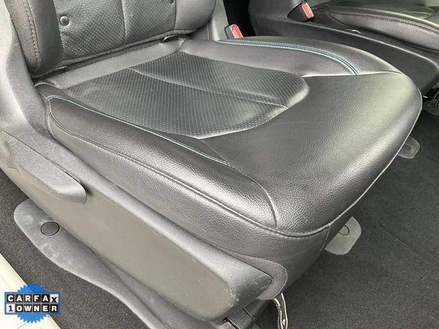 Photo of 2021 Bright White Clearcoat Chrysler Pacifica Hybrid