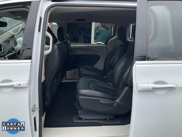 Photo of 2021 Bright White Clearcoat Chrysler Pacifica Hybrid