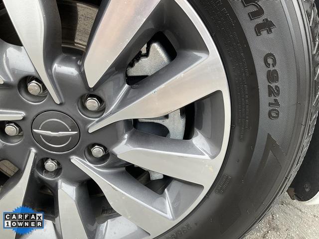 Photo of 2021 Bright White Clearcoat Chrysler Pacifica Hybrid