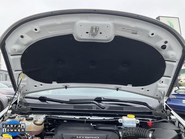 Photo of 2021 Bright White Clearcoat Chrysler Pacifica Hybrid