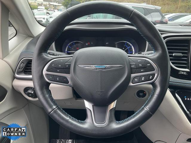 Photo of 2021 Bright White Clearcoat Chrysler Pacifica Hybrid