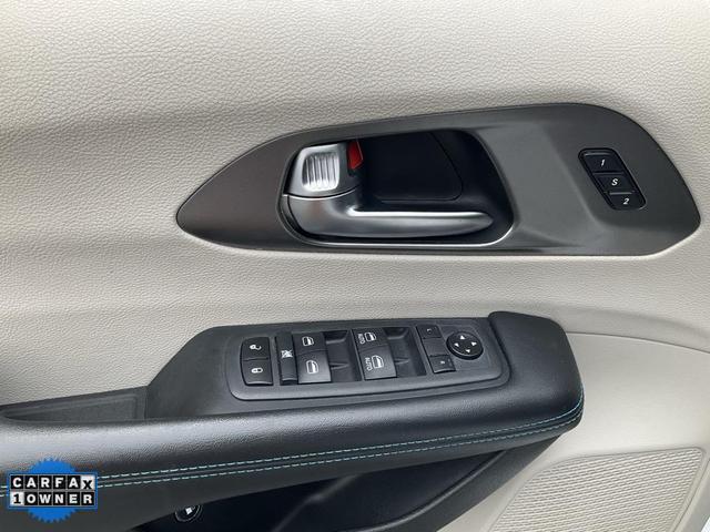 Photo of 2021 Bright White Clearcoat Chrysler Pacifica Hybrid