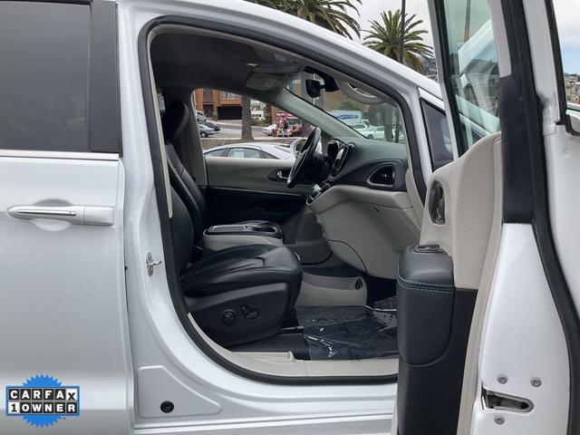 Photo of 2021 Bright White Clearcoat Chrysler Pacifica Hybrid
