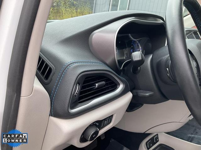 Photo of 2021 Bright White Clearcoat Chrysler Pacifica Hybrid