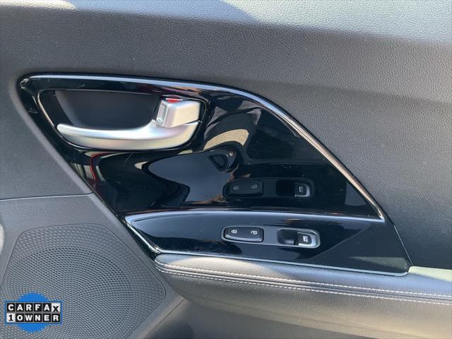 Photo of 2022 Runway Red Kia Niro EV