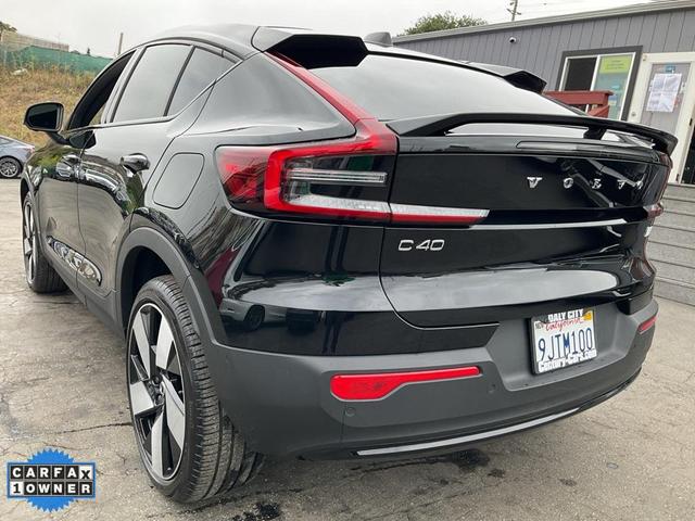 Photo of 2023 Onyx Black Metallic Volvo C40 Recharge Pure Electric