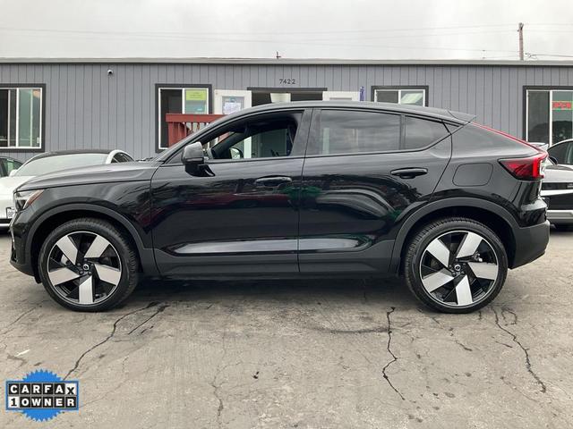 Photo of 2023 Onyx Black Metallic Volvo C40 Recharge Pure Electric