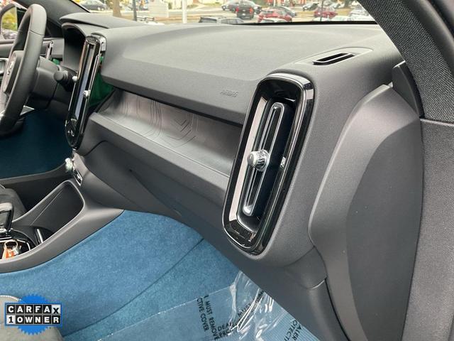 Photo of 2023 Onyx Black Metallic Volvo C40 Recharge Pure Electric
