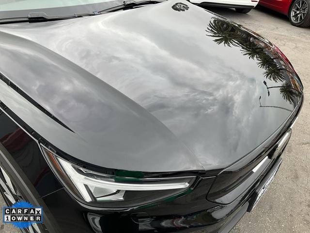 Photo of 2023 Onyx Black Metallic Volvo C40 Recharge Pure Electric