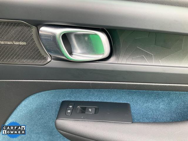 Photo of 2023 Onyx Black Metallic Volvo C40 Recharge Pure Electric