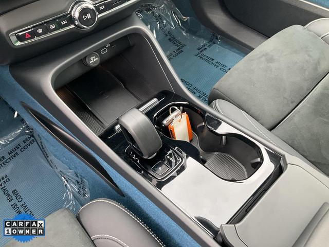 Photo of 2023 Onyx Black Metallic Volvo C40 Recharge Pure Electric