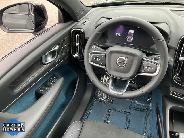 Photo of 2023 Onyx Black Metallic Volvo C40 Recharge Pure Electric
