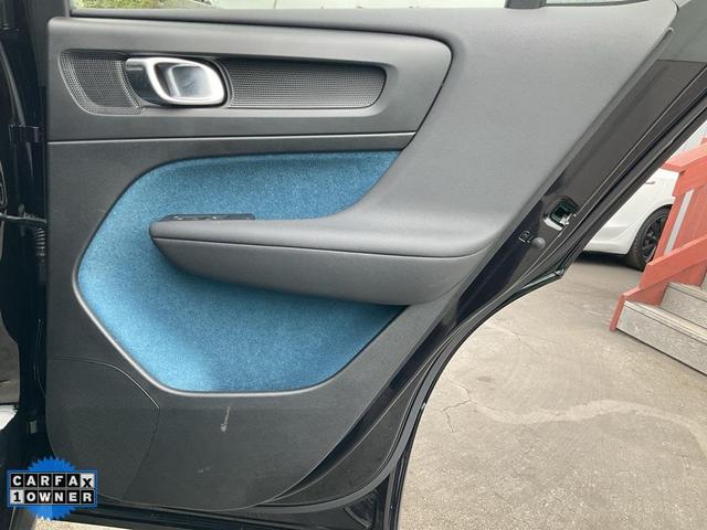 Photo of 2023 Onyx Black Metallic Volvo C40 Recharge Pure Electric