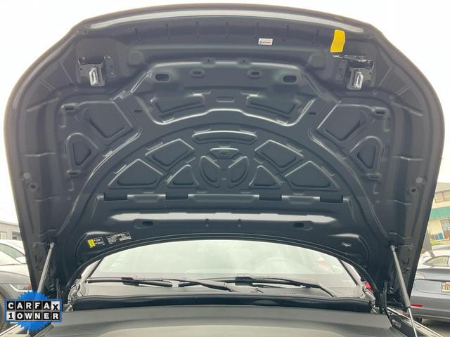 Photo of 2023 Onyx Black Metallic Volvo C40 Recharge Pure Electric