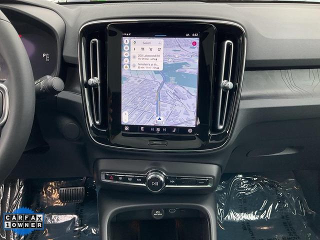 Photo of 2023 Onyx Black Metallic Volvo C40 Recharge Pure Electric