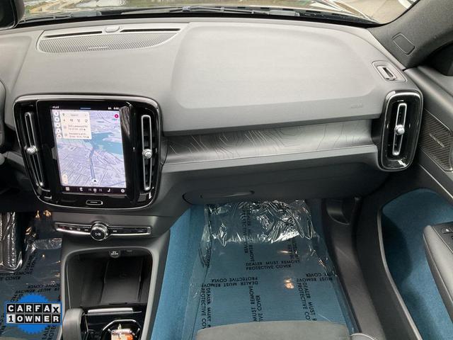 Photo of 2023 Onyx Black Metallic Volvo C40 Recharge Pure Electric