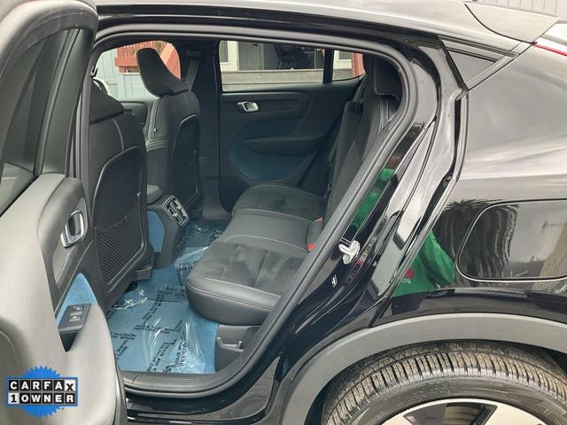 Photo of 2023 Onyx Black Metallic Volvo C40 Recharge Pure Electric