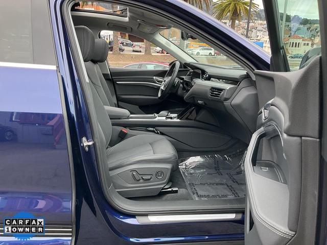 Photo of 2021 Navarra Blue Metallic Audi e-tron