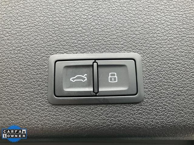 Photo of 2021 Navarra Blue Metallic Audi e-tron