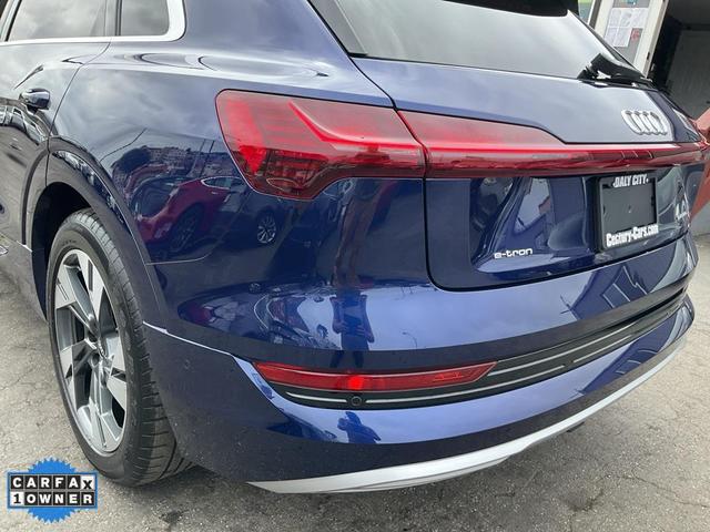 Photo of 2021 Navarra Blue Metallic Audi e-tron