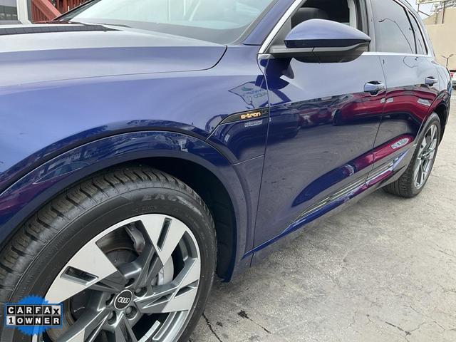 Photo of 2021 Navarra Blue Metallic Audi e-tron