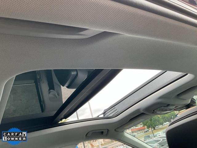 Photo of 2021 Navarra Blue Metallic Audi e-tron