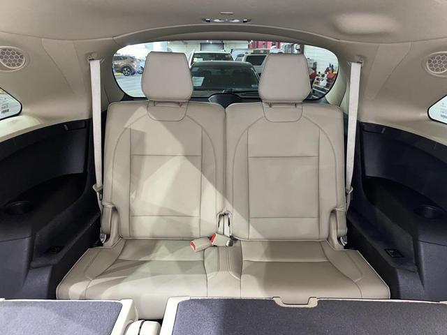 Photo of 2016 Diamond White Pearl Acura MDX