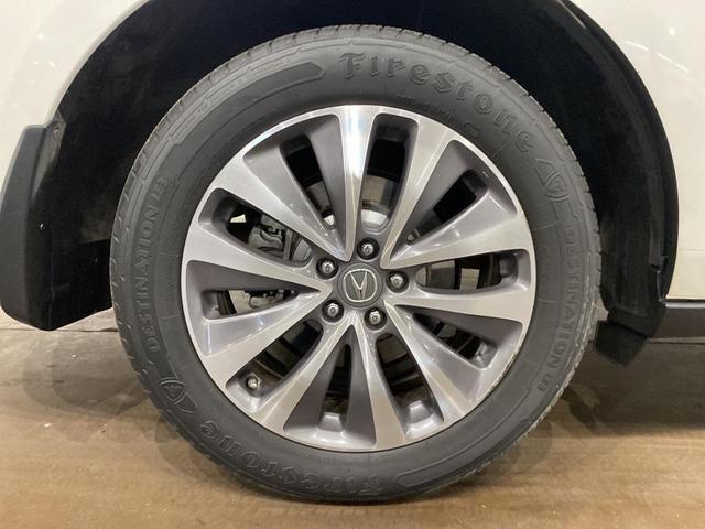 Photo of 2016 Diamond White Pearl Acura MDX