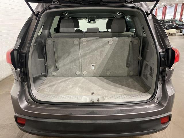 Photo of 2017 Predawn Gray Mica Toyota Highlander
