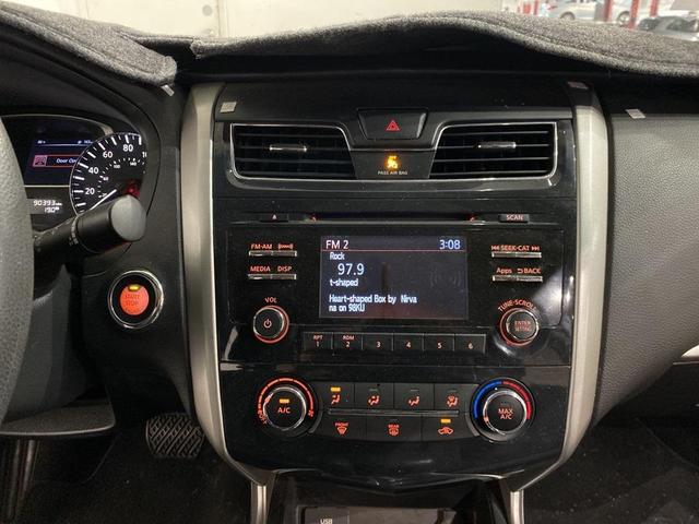 Photo of 2015 Gun Metallic Nissan Altima