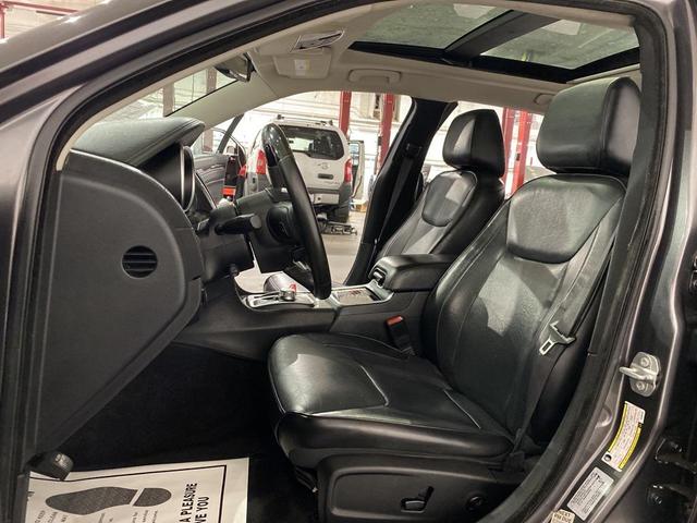 Photo of 2016 Granite Crystal Metallic Clearcoat Chrysler 300