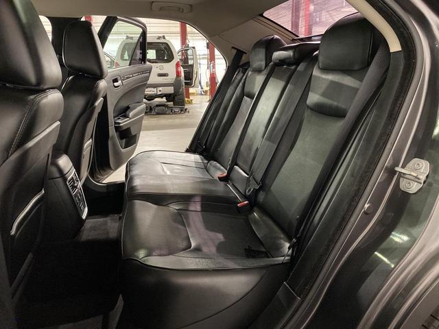 Photo of 2016 Granite Crystal Metallic Clearcoat Chrysler 300
