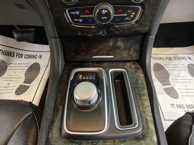 Photo of 2016 Granite Crystal Metallic Clearcoat Chrysler 300