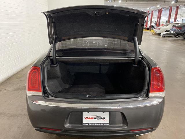 Photo of 2016 Granite Crystal Metallic Clearcoat Chrysler 300