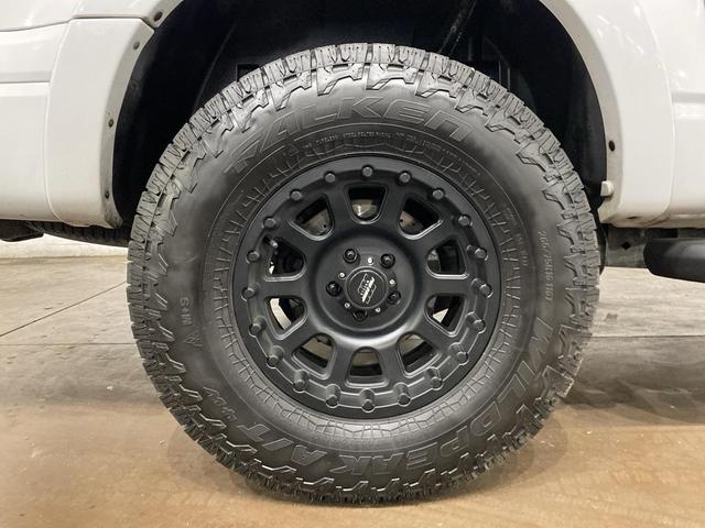 Photo of 2007 Oxford White Clearcoat Ford Explorer Sport Trac