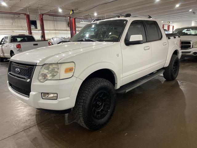 Photo of 2007 Oxford White Clearcoat Ford Explorer Sport Trac