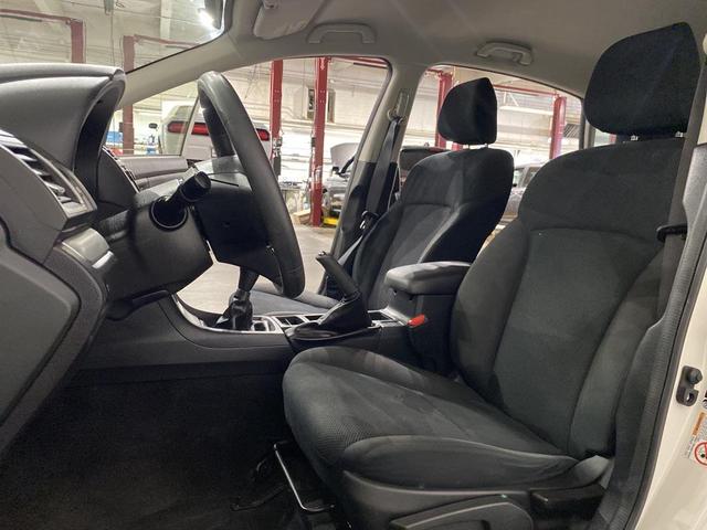 Photo of 2017 Crystal White Pearl Subaru Crosstrek
