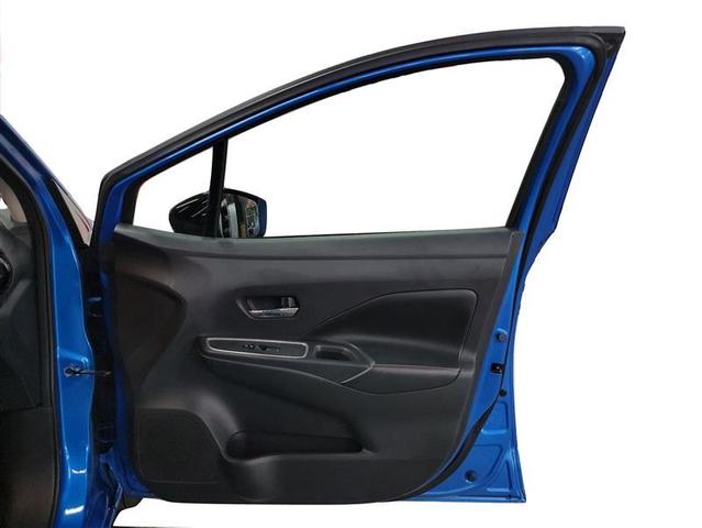 Photo of 2020 Electric Blue Metallic Nissan Versa